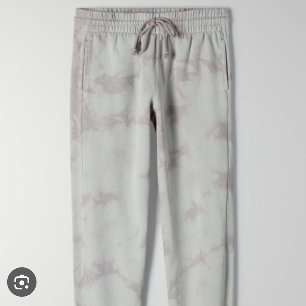 Aritzia Gray Tie-Dye Hoodie & sweats - Picture 2 of 12